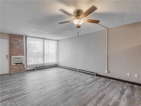 2331 E Market Street Akron OH 44312