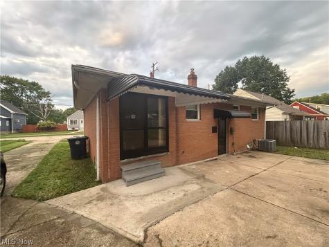 11911 Longmead Avenue Cleveland OH 44135