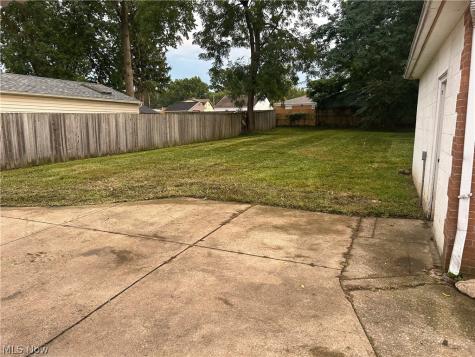 11911 Longmead Avenue Cleveland OH 44135