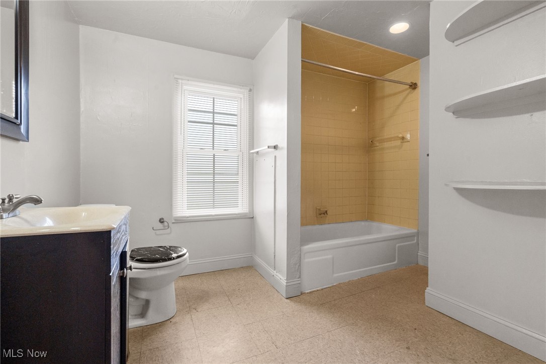 15416 Waterloo Road Cleveland OH 44110