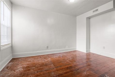 15416 Waterloo Road Cleveland OH 44110