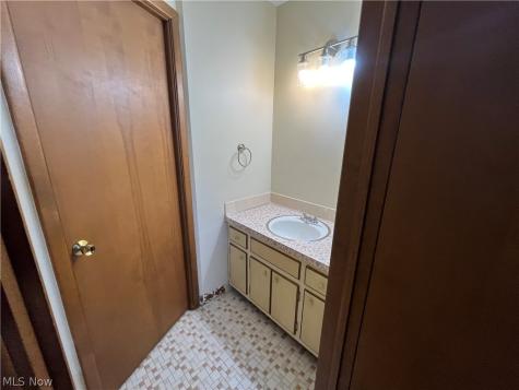 14741 Indian Creek Drive Middleburg Heights OH 44130