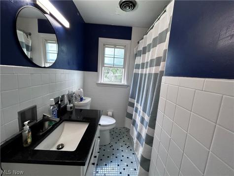 327 Beebe Avenue Elyria OH 44035