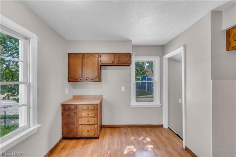 13702 Wainstead Avenue Cleveland OH 44111