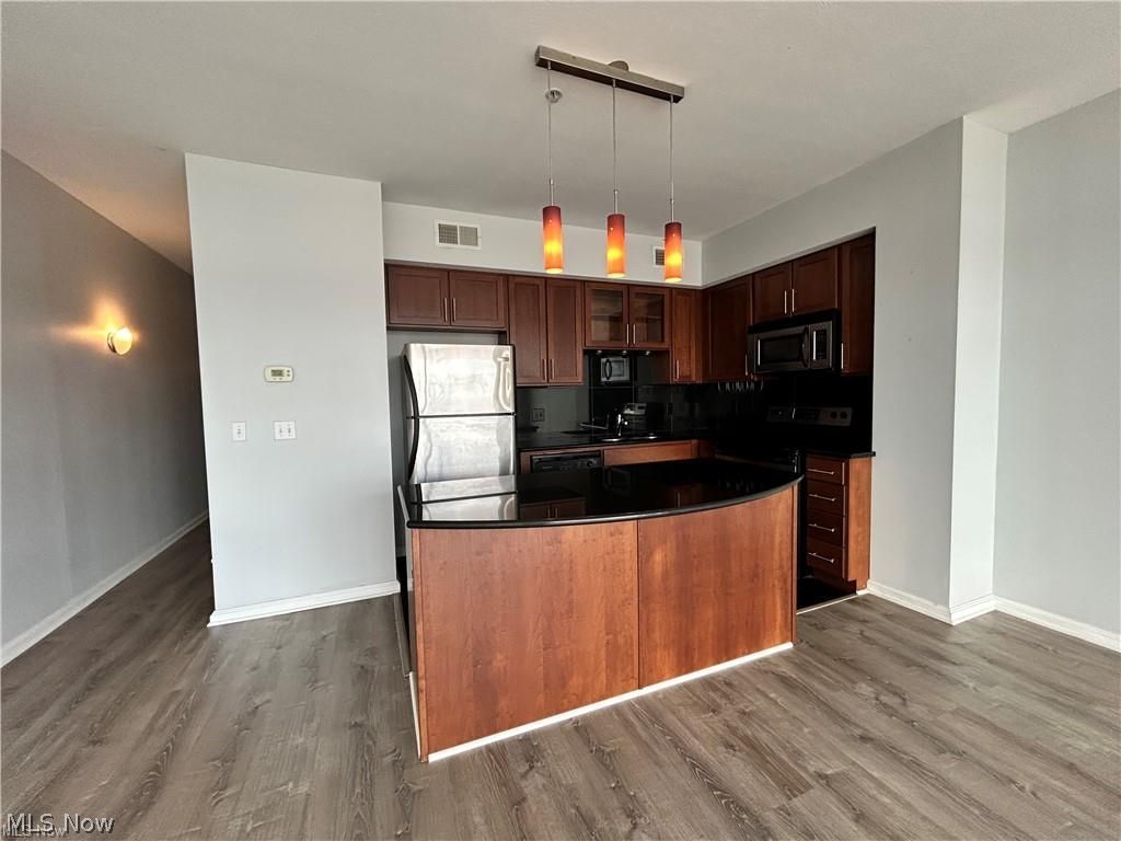 1237 Washington Avenue Cleveland OH 44113