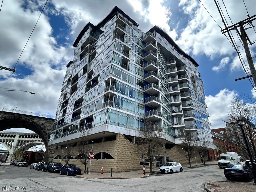 1237 Washington Avenue Cleveland OH 44113