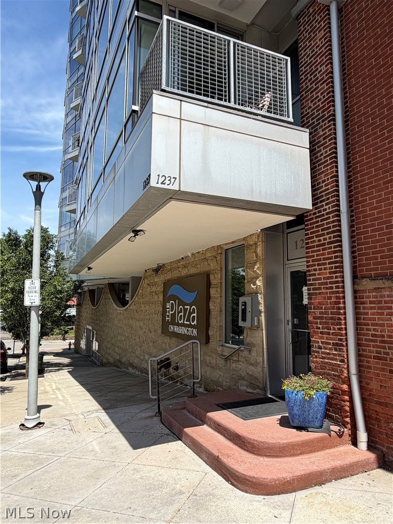 1237 Washington Avenue Cleveland OH 44113