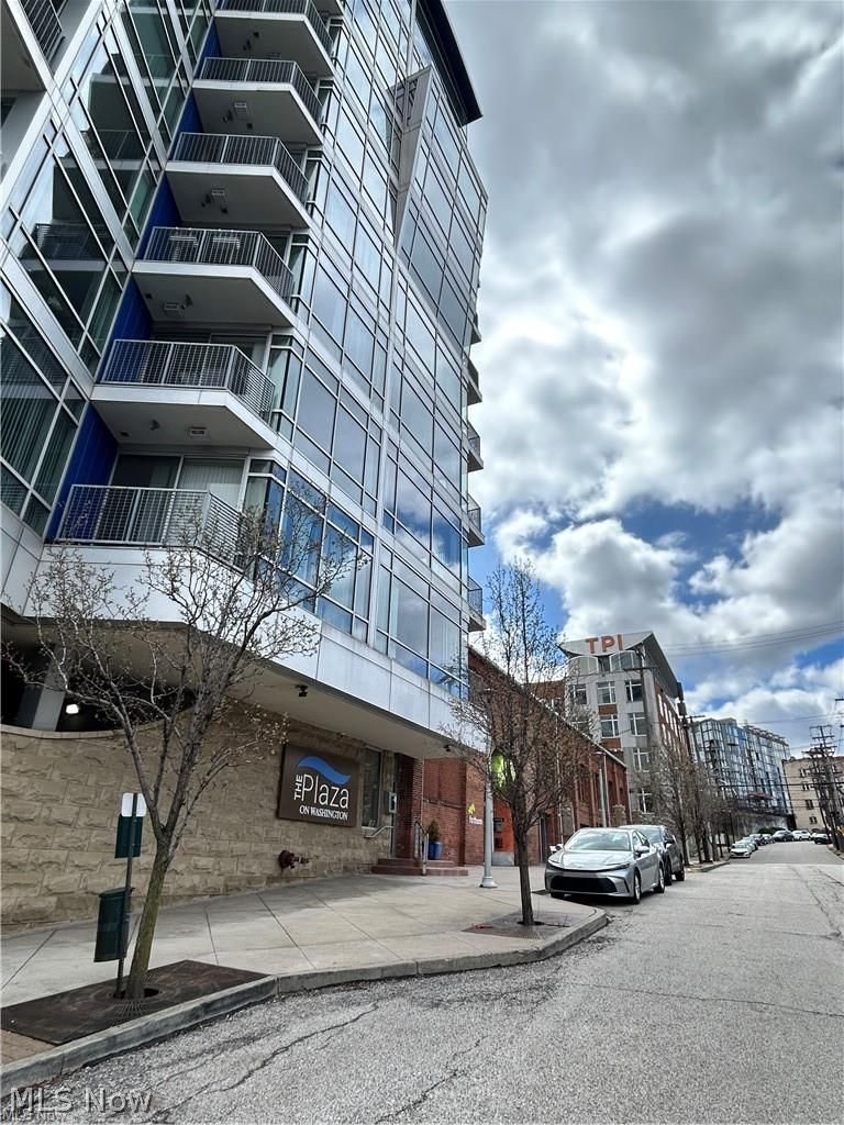 1237 Washington Avenue Cleveland OH 44113