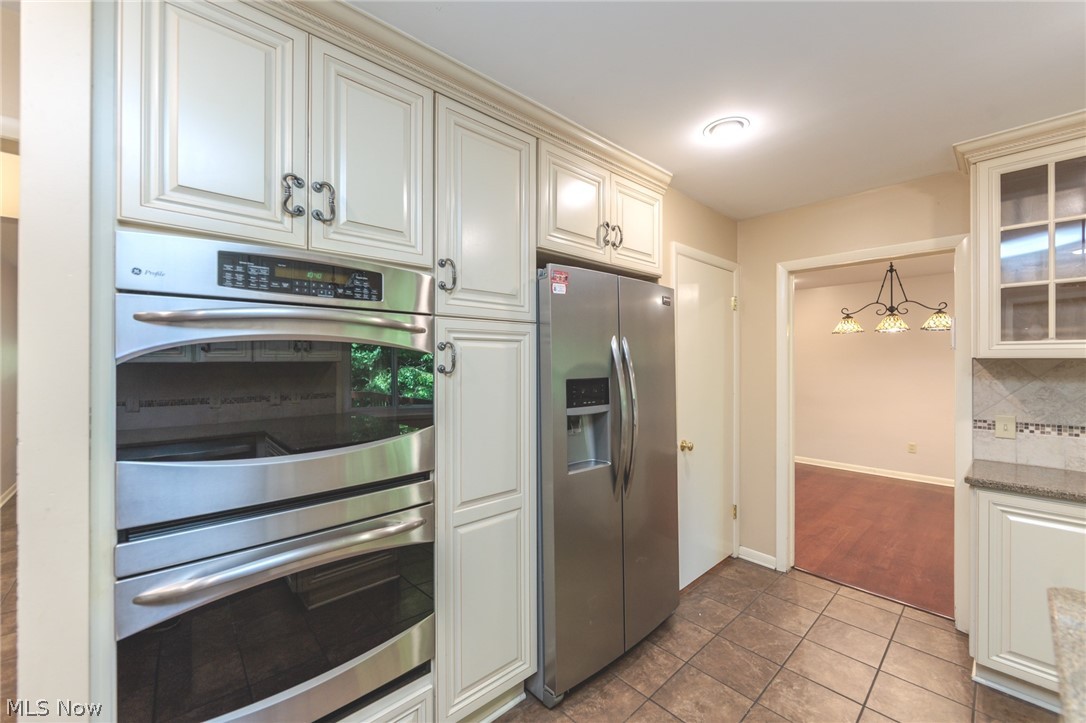 23721 Greenlawn Avenue Beachwood OH 44122
