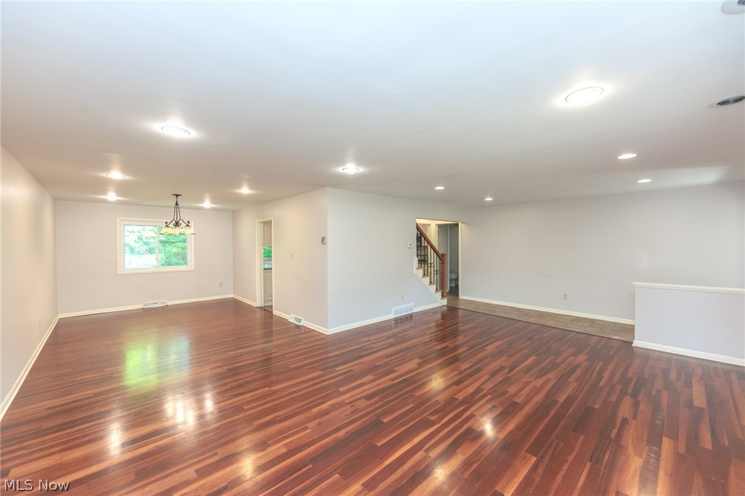 23721 Greenlawn Avenue Beachwood OH 44122