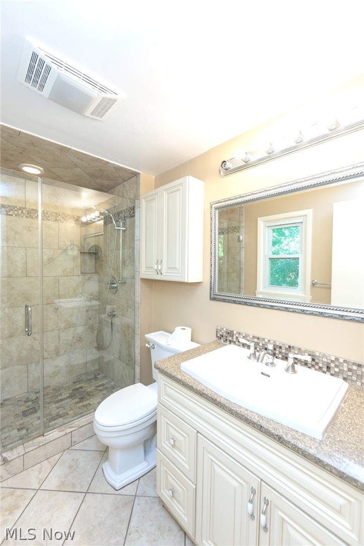23721 Greenlawn Avenue Beachwood OH 44122