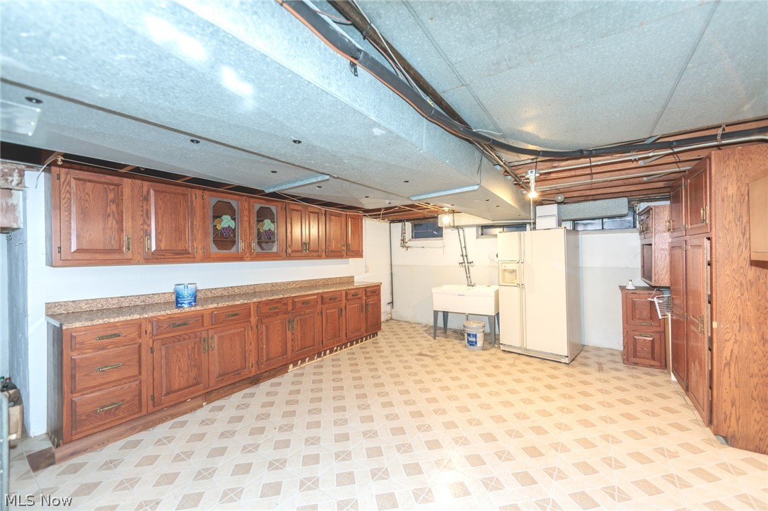 23721 Greenlawn Avenue Beachwood OH 44122