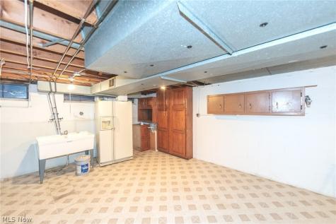 23721 Greenlawn Avenue Beachwood OH 44122