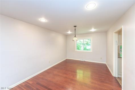 23721 Greenlawn Avenue Beachwood OH 44122