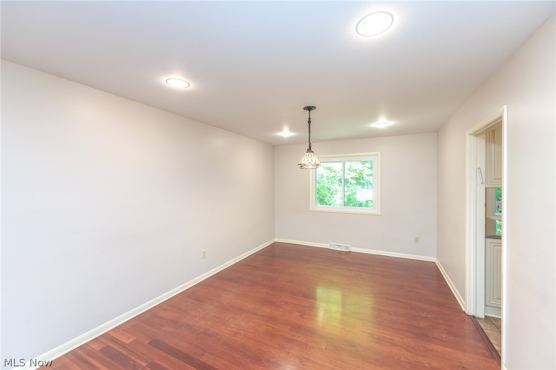 23721 Greenlawn Avenue Beachwood OH 44122