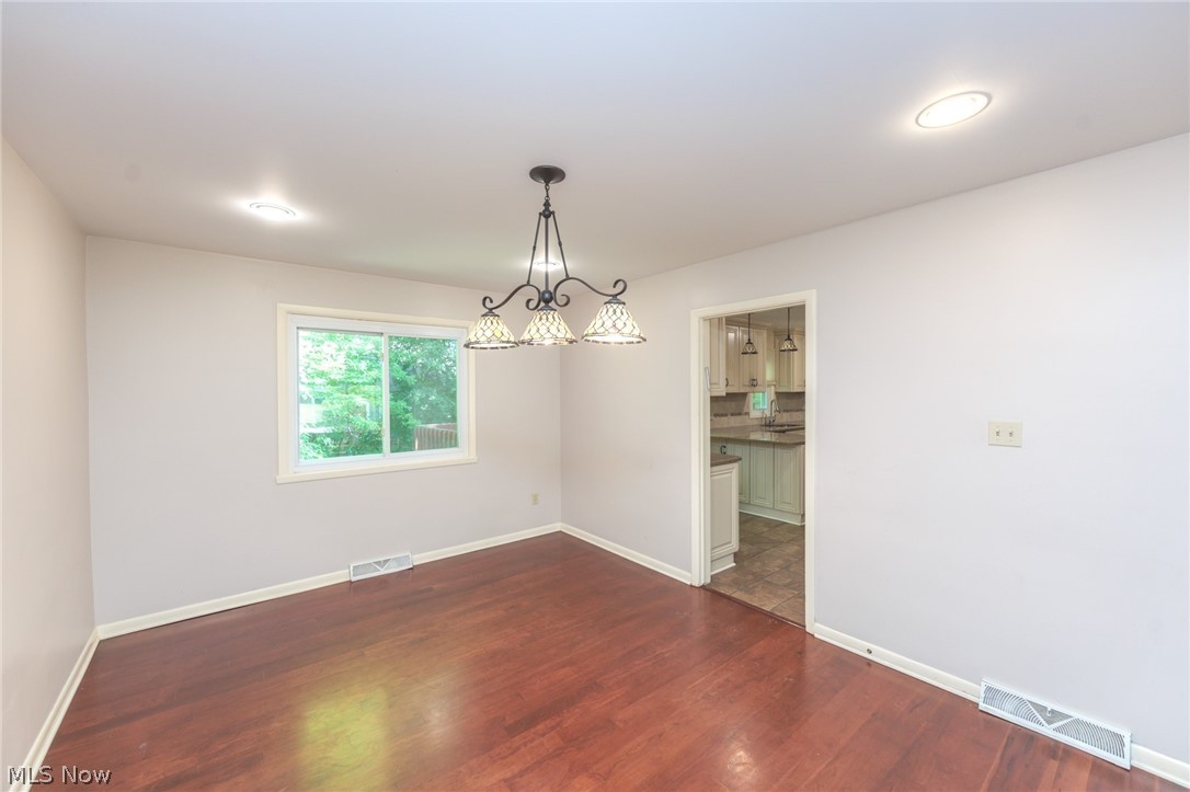 23721 Greenlawn Avenue Beachwood OH 44122