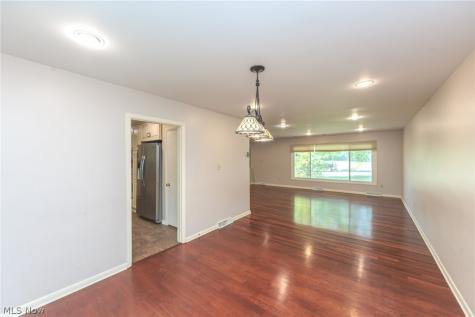 23721 Greenlawn Avenue Beachwood OH 44122