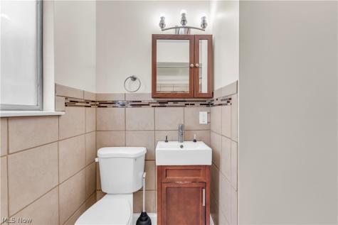 14152 Berwyn Avenue Cleveland OH 44111