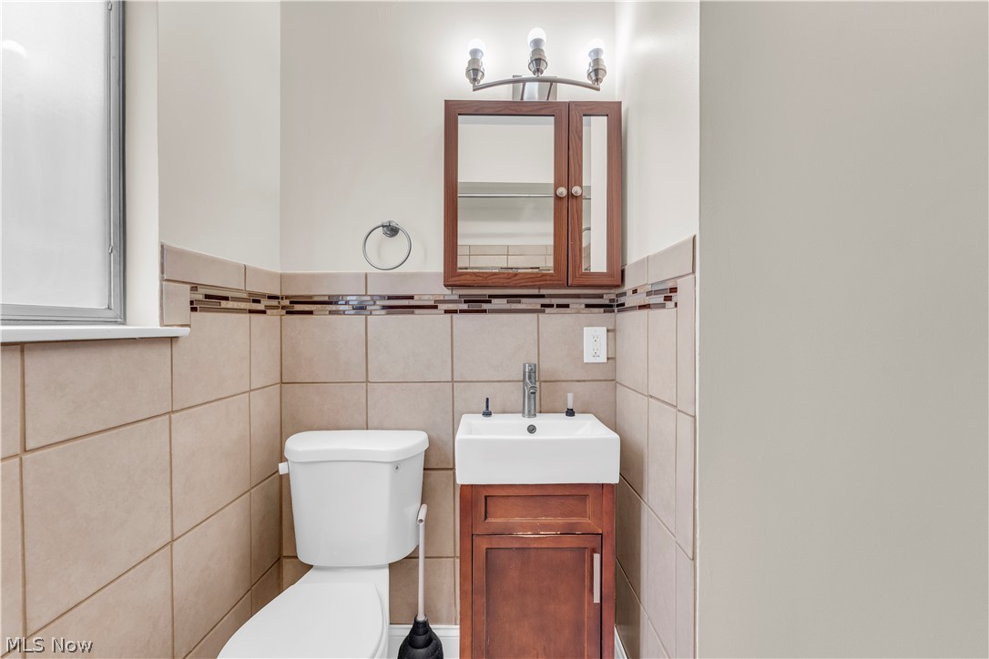 14152 Berwyn Avenue Cleveland OH 44111