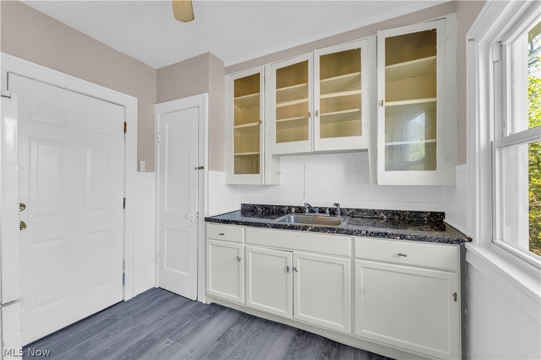 9404 Cardwell Avenue Cleveland OH 44105