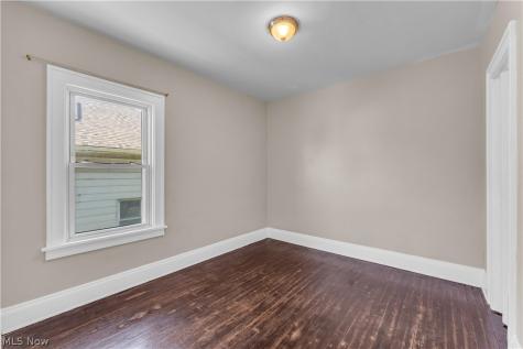 9404 Cardwell Avenue Cleveland OH 44105