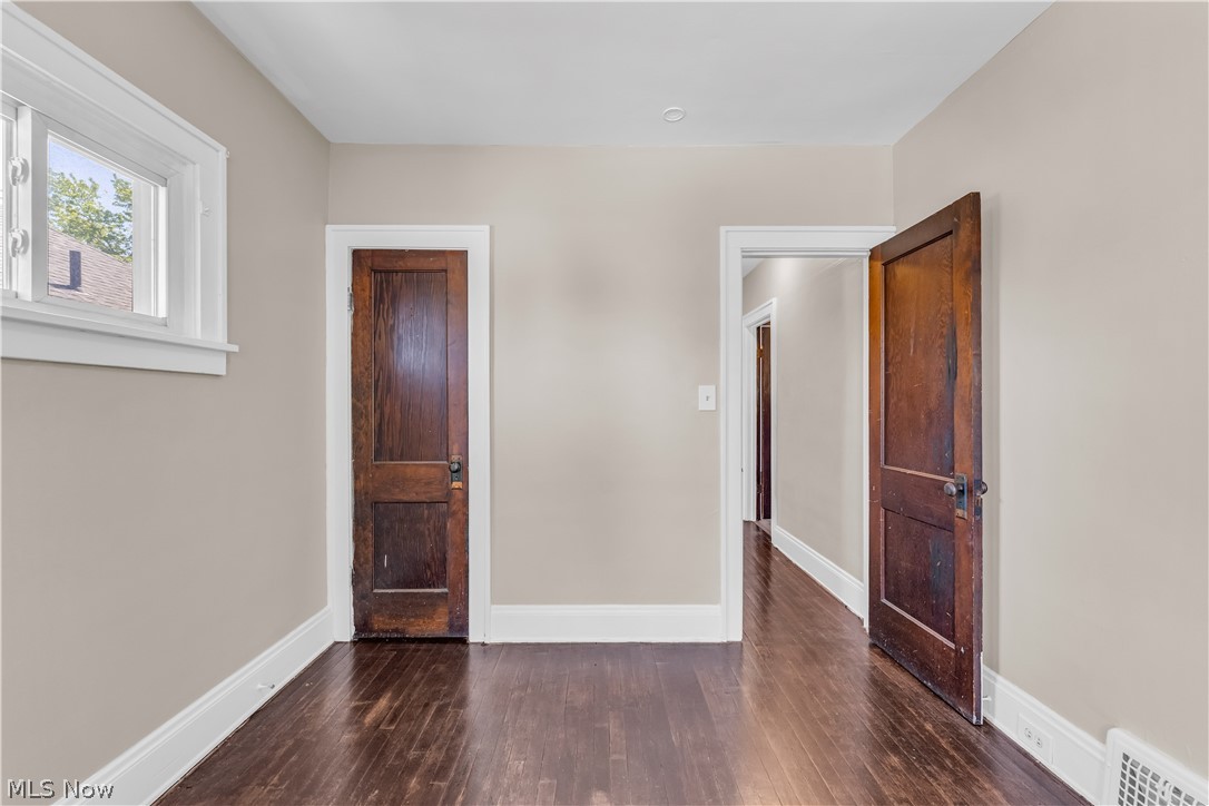 9404 Cardwell Avenue Cleveland OH 44105