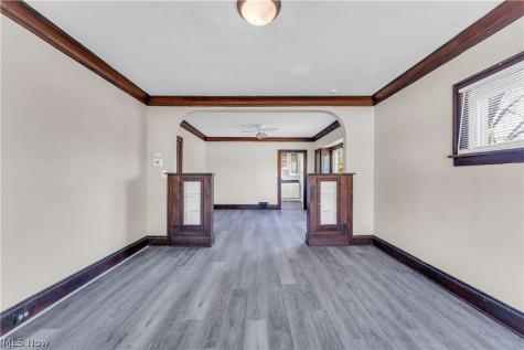 9404 Cardwell Avenue Cleveland OH 44105