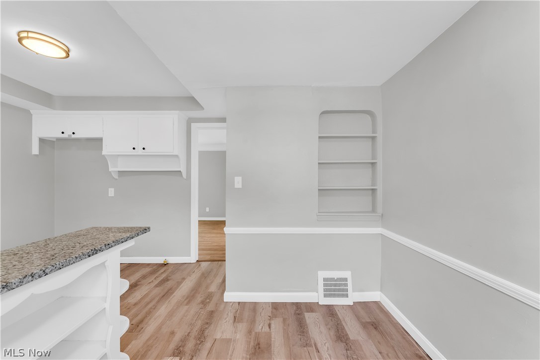 16705 Glendale Avenue Cleveland OH 44128