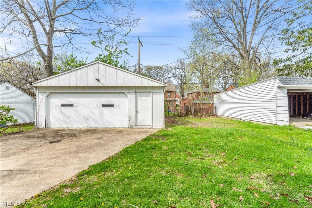16705 Glendale Avenue Cleveland OH 44128