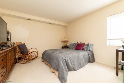 2112 Acacia Park Drive Lyndhurst OH 44124