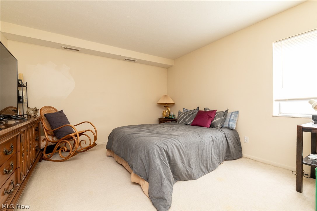 2112 Acacia Park Drive Lyndhurst OH 44124