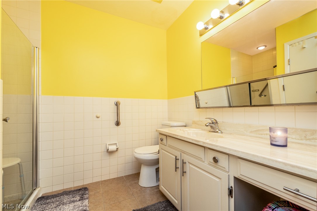 2112 Acacia Park Drive Lyndhurst OH 44124