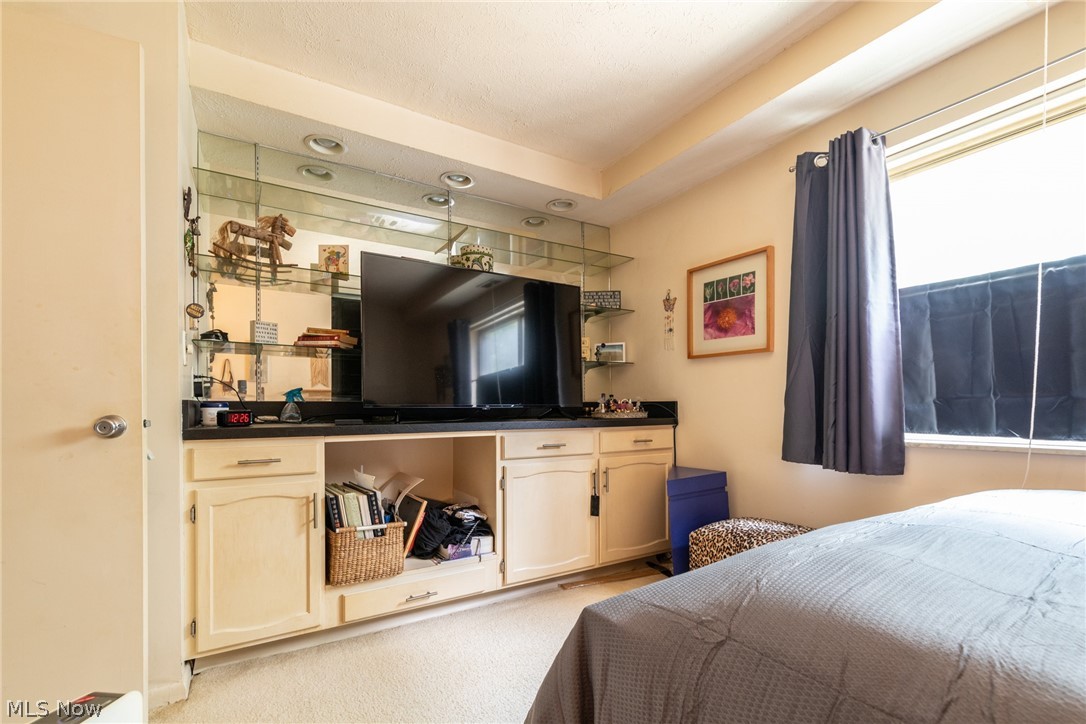 2112 Acacia Park Drive Lyndhurst OH 44124