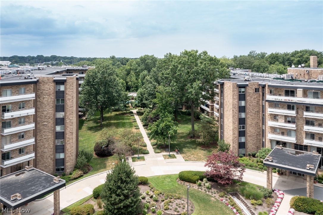 2112 Acacia Park Drive Lyndhurst OH 44124