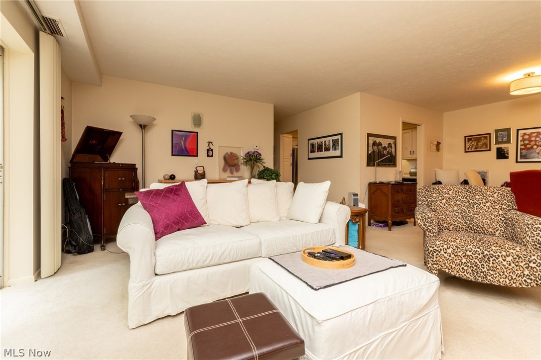 2112 Acacia Park Drive Lyndhurst OH 44124