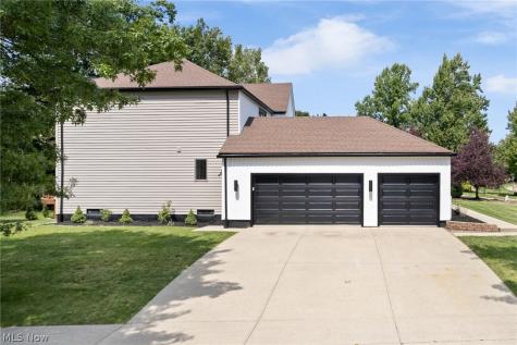 19286 Saratoga Trail Strongsville OH 44136