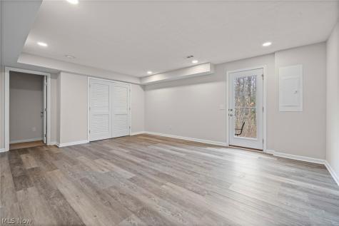1424 Chateau Place Avon OH 44011
