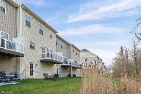 1424 Chateau Place Avon OH 44011