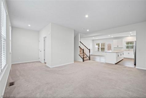 1424 Chateau Place Avon OH 44011