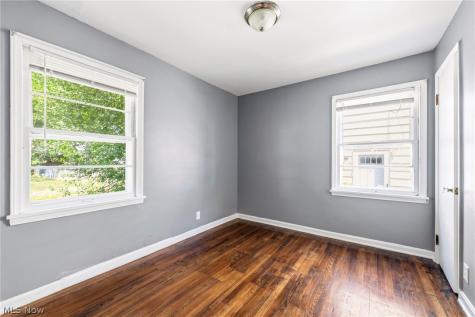 988 Glenside Road South Euclid OH 44121