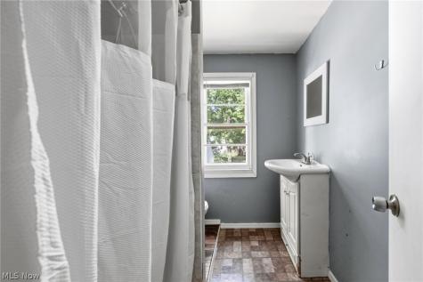 988 Glenside Road South Euclid OH 44121