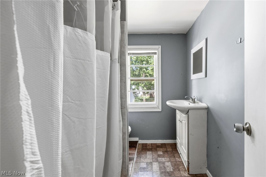988 Glenside Road South Euclid OH 44121