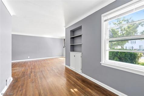 988 Glenside Road South Euclid OH 44121