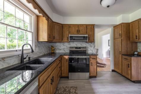 2445 Olentangy Drive Akron OH 44333