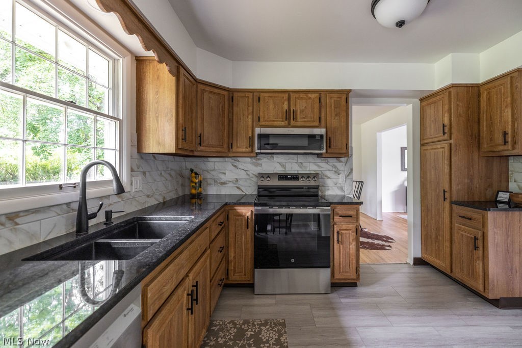 2445 Olentangy Drive Akron OH 44333