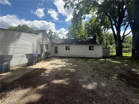 6988 Columbia Road Olmsted Twp OH 44138
