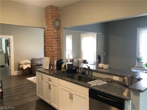 1387 W 69th Street Cleveland OH 44102