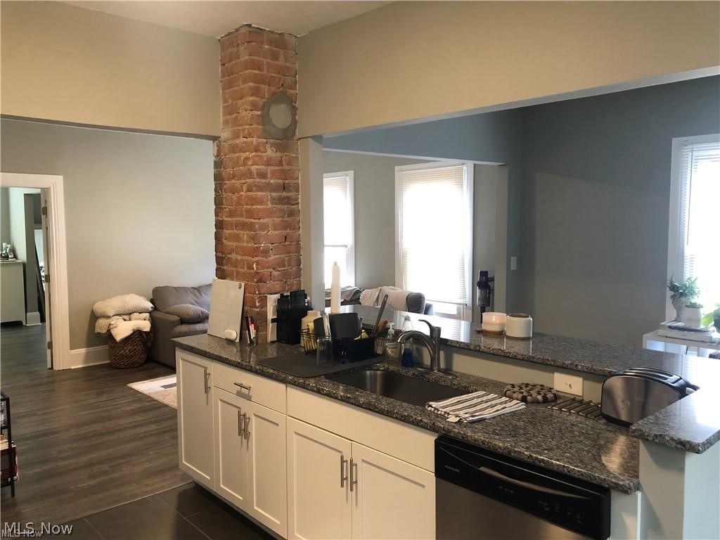 1387 W 69th Street Cleveland OH 44102