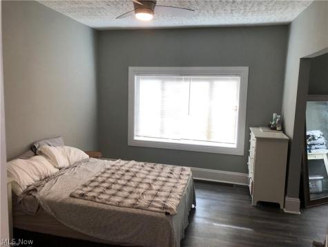 1387 W 69th Street Cleveland OH 44102