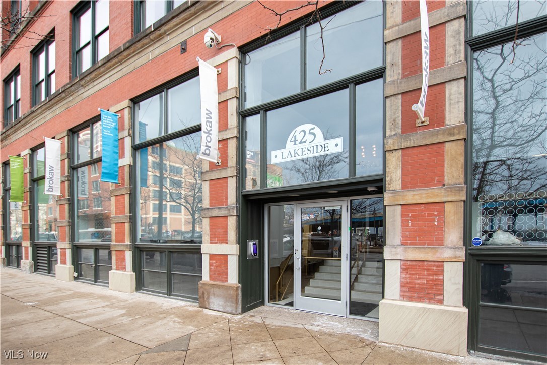 425 W Lakeside Avenue Cleveland OH 44113